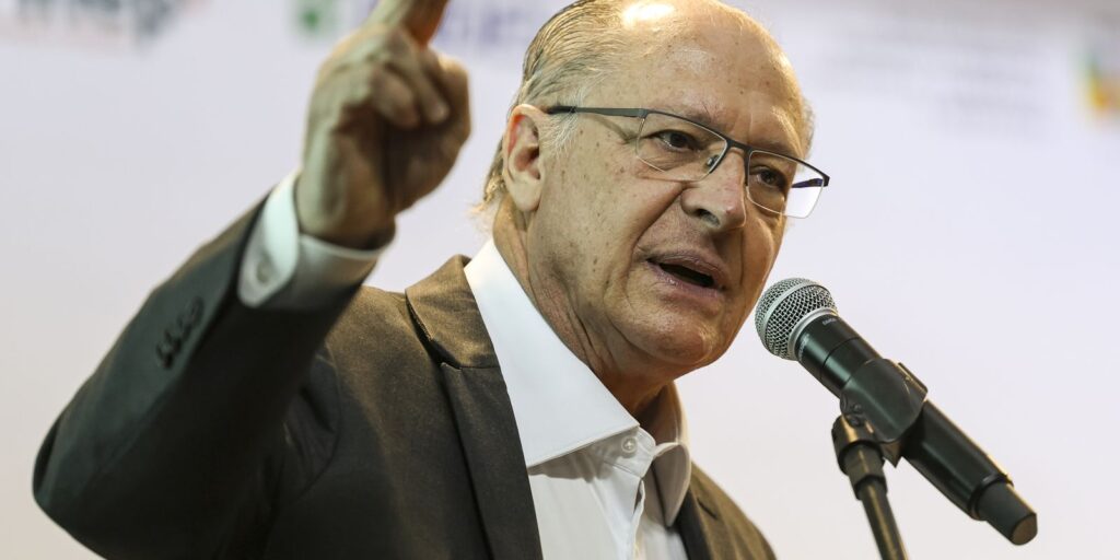 Alckmin diz que carga tributária não aumentou no governo Lula