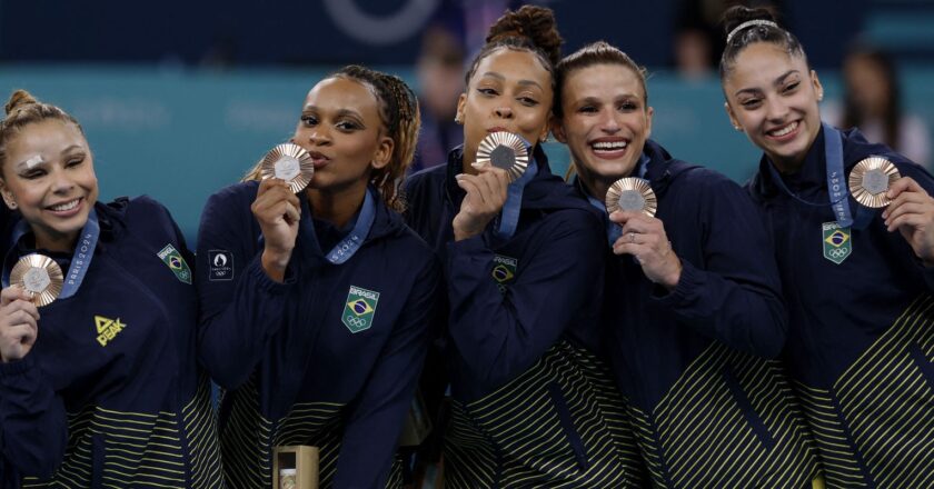 Equipe feminina conquista bronze na ginástica artística em Paris