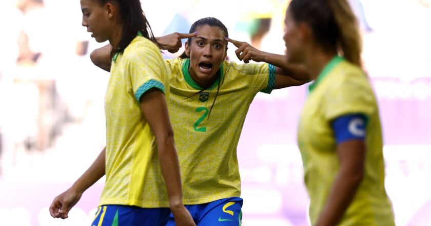 Futebol feminino perde para a Espanha, mas avança para as oitavas