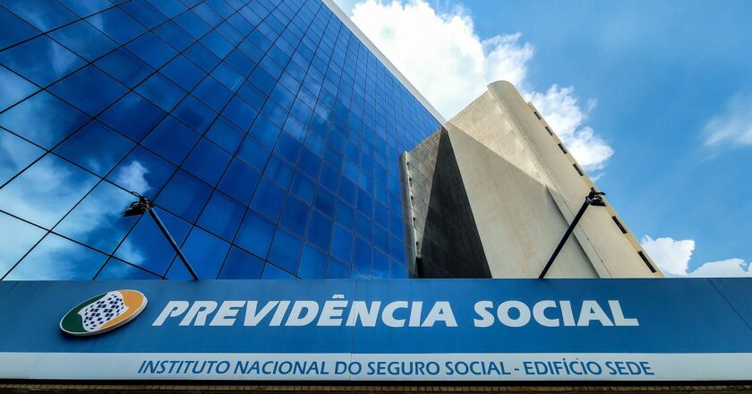 INSS orienta segurados a usarem serviços digitais durante greve