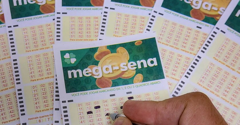 Mega-Sena acumula pela terceira vez e prêmio chega a R$ 21 milhões