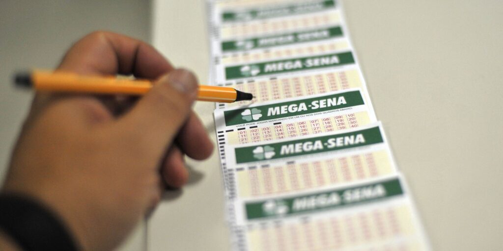 Mega-Sena não tem ganhador, e prêmio vai para R$ 15 milhões