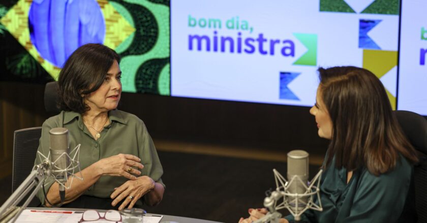 Ministra da Saúde comemora dados da imunização infantil