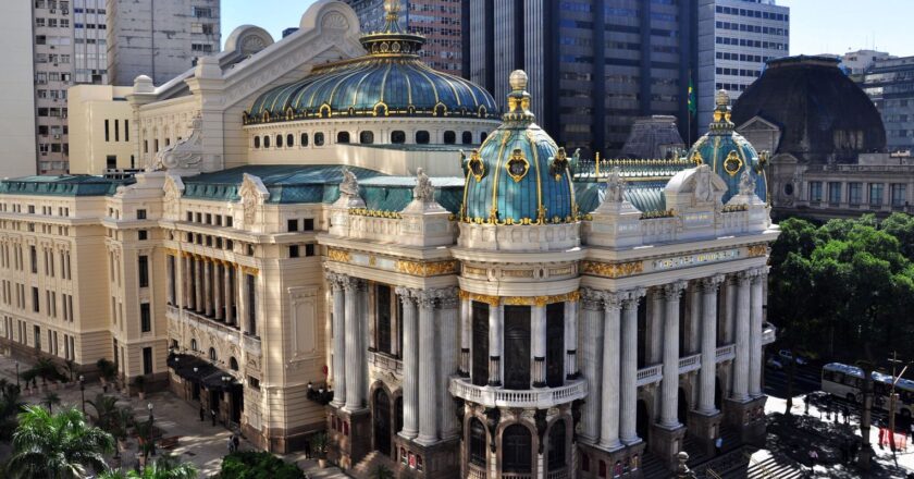 Theatro Municipal do Rio faz 115 anos e tem programação gratuita