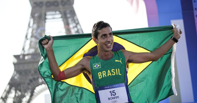 Caio Bonfim fatura prata inédita para o Brasil na marcha atlética