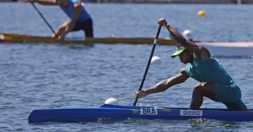 Isaquias Queiroz avança direto à semifinal da canoa individual