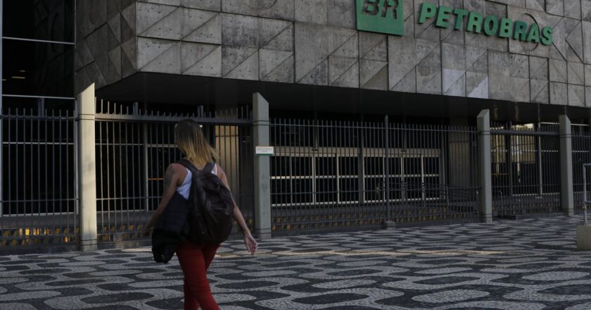 Petrobras tem resultado negativo de R$ 2,6 bi no segundo trimestre