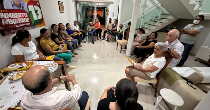 Humberto Henrique e moradores do Jardim Itália discutem políticas públicas para os bairros