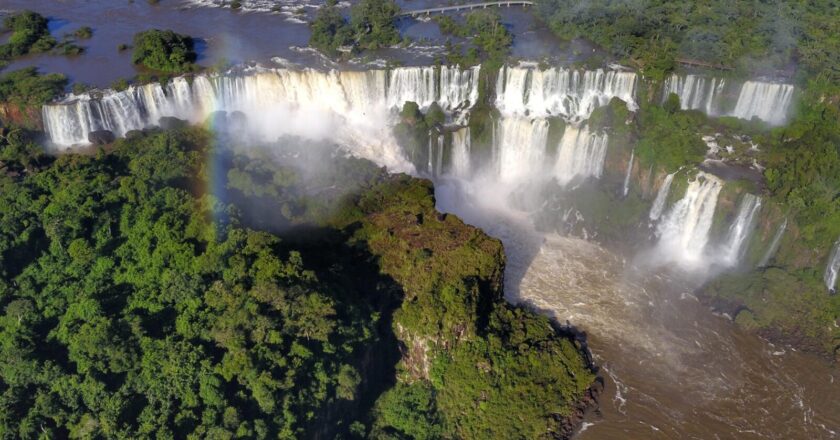 Turismo paranaense avança bem acima da média nacional até julho