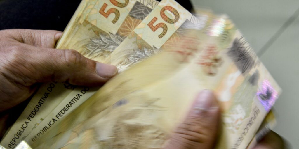 Arrecadação federal em maio atinge R$ 230 bilhões, recorde para o mês