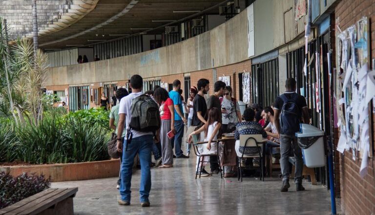 Audiência debate sobre situação de técnicos de educação da Universidade de Brasília – Notícias
