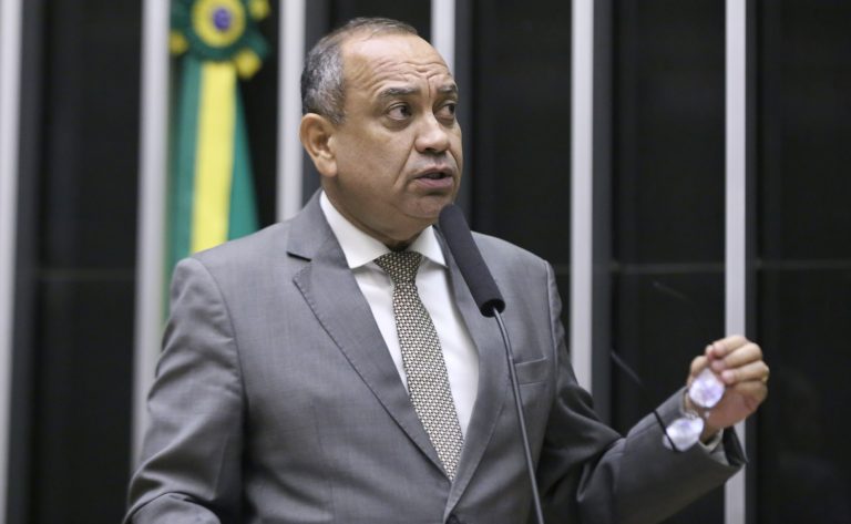 Discussão e Votação de Propostas Legislativas. Dep. Max Lemos (PDT - RJ)