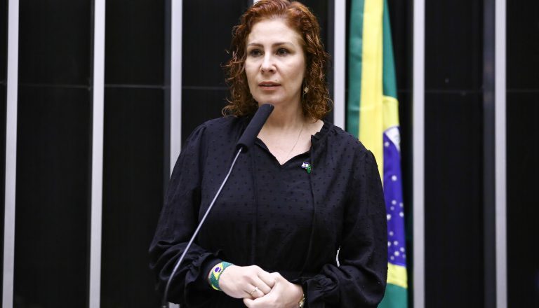 Câmara autoriza licença de 127 dias solicitada pela deputada Carla Zambelli – Notícias