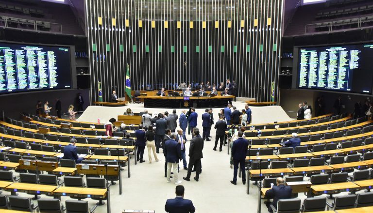 Câmara pode votar projeto que cria indenização para fiscais que atuam no combate à gripe aviária – Notícias