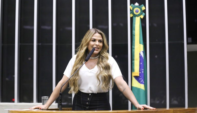 Comissão aprova direito de vítima de violência doméstica saber antes sobre a soltura de agressor – Notícias