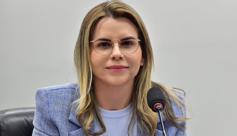 Comissão aprova inclusão de QR code em carteira de identificação de pessoa com autismo – Notícias