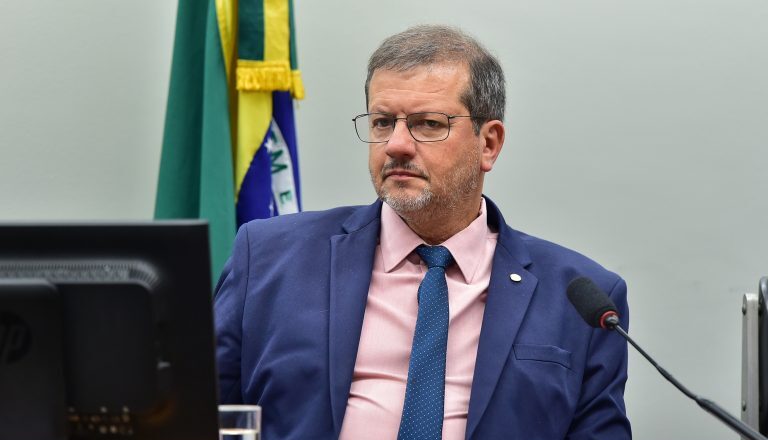 Comissão aprova inclusão de idosos no programa Educação de Jovens e Adultos – Notícias