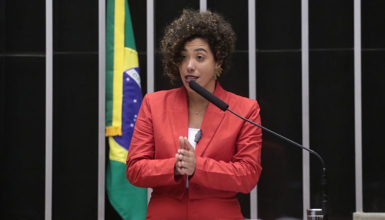 Comissão aprova licença-maternidade de 180 dias para detentoras de mandato eletivo – Notícias