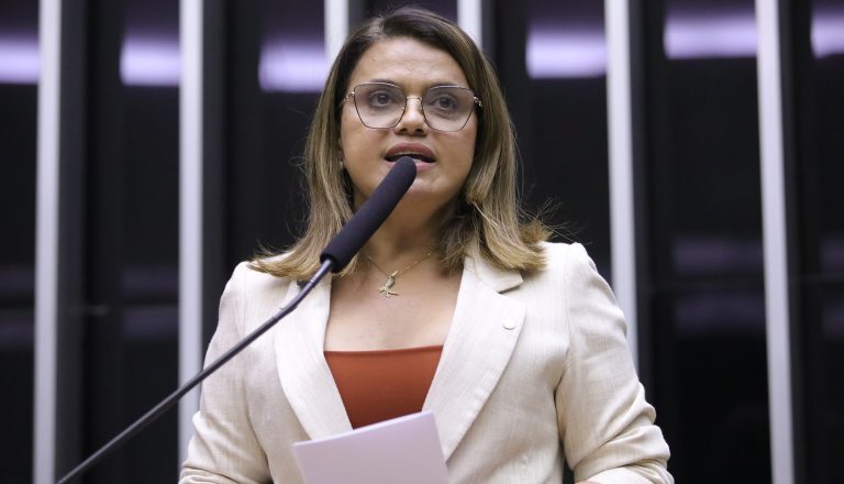 Comissão aprova meia-entrada para mulheres em jogos de futebol – Notícias