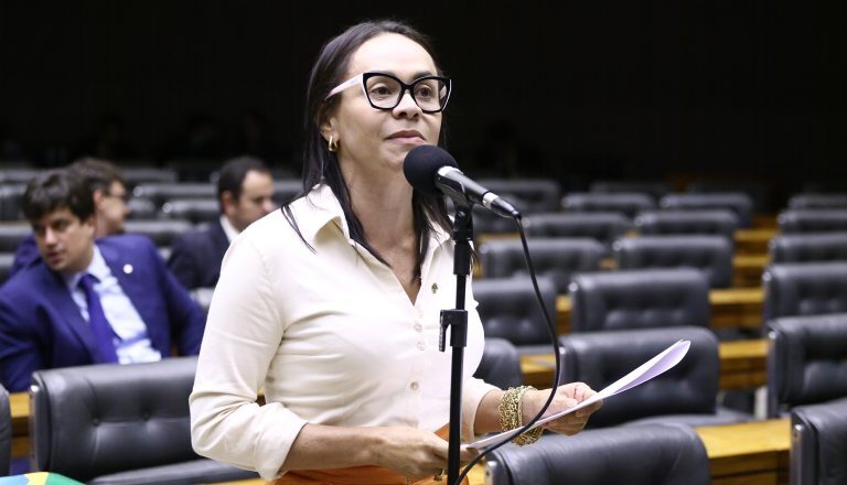 Comissão aprova obrigatoriedade de bares e casas noturnas prestarem auxílio a mulheres em situação de risco – Notícias