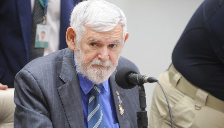 Comissão aprova política de incentivo à educação continuada de idosos – Notícias