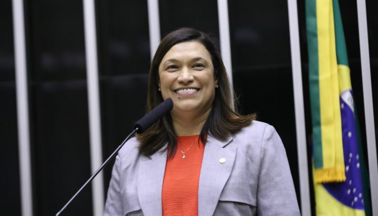 Comissão aprova programa de emprego para responsáveis por crianças com necessidades especiais – Notícias