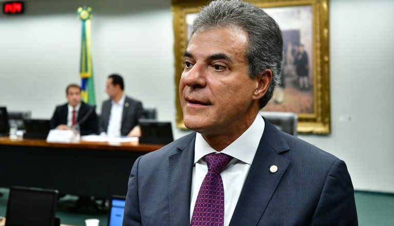 Comissão aprova projeto para evitar exclusão de pequenas empresas do Simples por dívida – Notícias