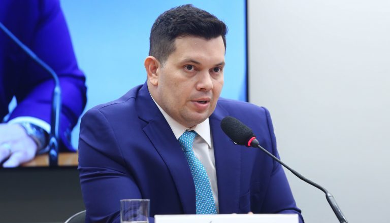 Comissão aprova projeto que amplia inclusão social por meio de contratações públicas – Notícias
