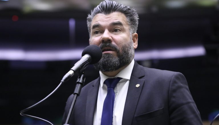 Comissão aprova projeto que susta regras sobre reavaliação psicológica e uso de armas por policiais – Notícias