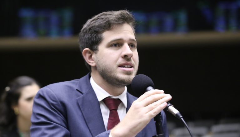 Comissão aprova reserva de 10% a 15% dos fundos eleitoral e partidário a candidaturas de pessoas com deficiência – Notícias