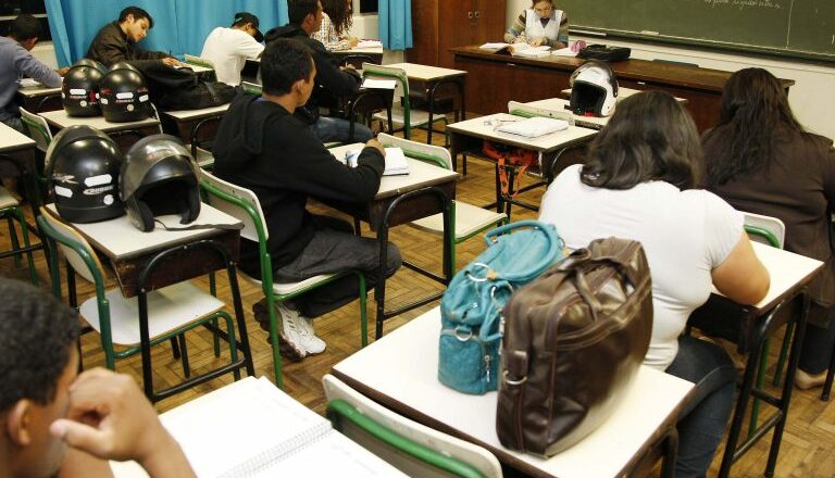 Comissão debate educação de jovens, adultos e idosos no novo PNE – Notícias