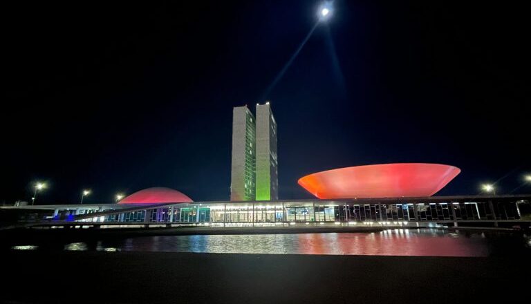 Congresso é iluminado de vermelho pelo Dia Mundial do Doador de Sangue – Notícias