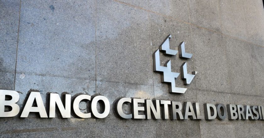 Contas públicas têm déficit de R$ 33,7 bilhões em maio