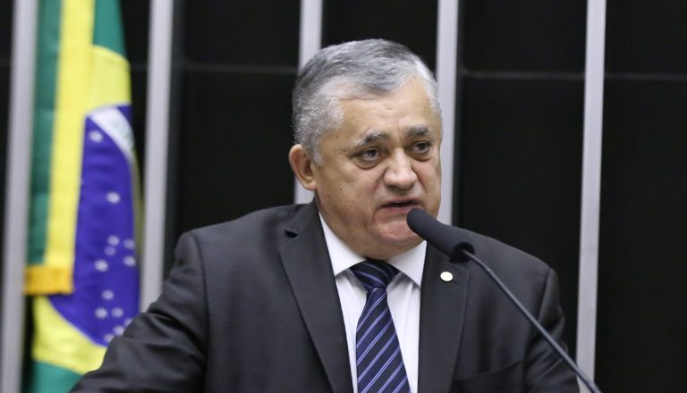 Deputados analisam projeto que altera a tabela do Imposto de Renda; acompanhe – Notícias