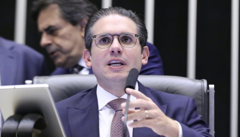 Deputados analisam projeto que suspende aumento do IOF; acompanhe – Notícias