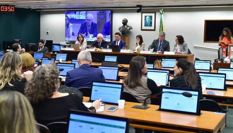 Governo defende Plano Nacional de Educação com meta de 3 milhões de matrículas em cursos de qualificação profissional – Notícias