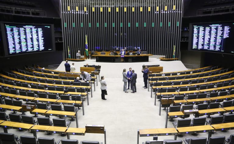 Plenário pode votar hoje criação do Fundo Nacional de Defesa Agropecuária - Notícias