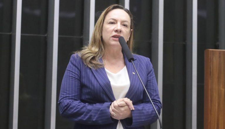 Projeto dispensa multa pela rescisão do contrato de aluguel para mulher vítima de violência – Notícias