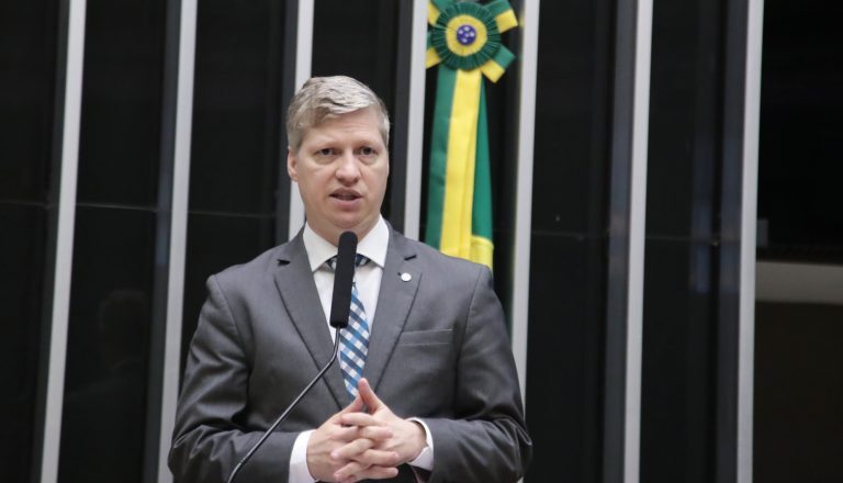 Projeto suspende necessidade de visto para turistas de Austrália, Canadá, EUA e Japão visitarem o Brasil – Notícias