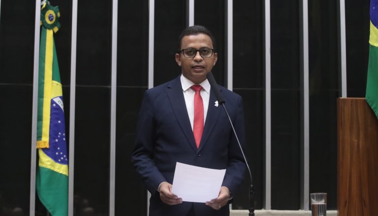 Comissão aprova inclusão de condição crônica de saúde na identificação civil nacional  – Notícias