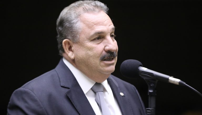 Comissão aprova projeto que regulamenta a profissão de cuidador de idosos – Notícias