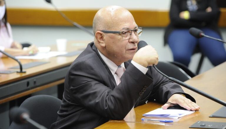 Comissão aprova projeto que torna obrigatório ar-condicionado nas salas de aula de escolas públicas – Notícias