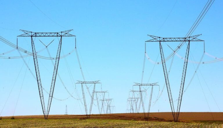 Comissão debate risco de sobrecarga na rede elétrica nos próximos anos – Notícias
