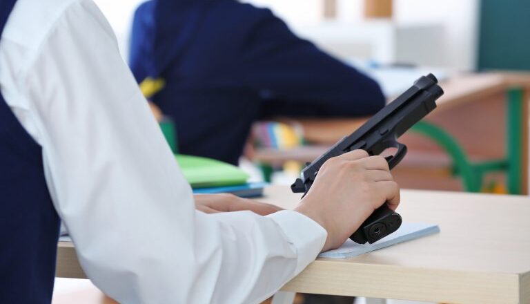 Nova lei aumenta penas para crimes cometidos em escolas – Notícias