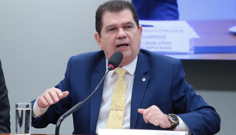 Projeto obriga governo a reduzir benefícios tributários em 10% até fim de 2026 – Notícias