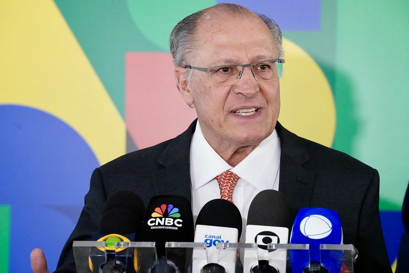 Governo inicia consultas para aplicar reciprocidade tarifária sobre os Estados Unidos