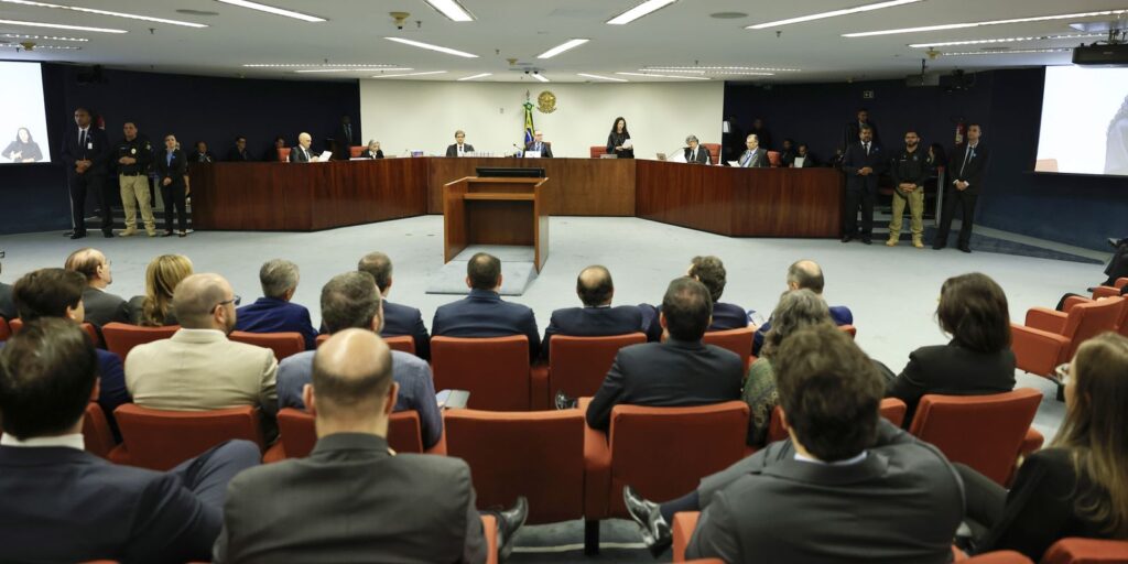 Mais de 3,3 mil pessoas querem acompanhar julgamento de Bolsonaro