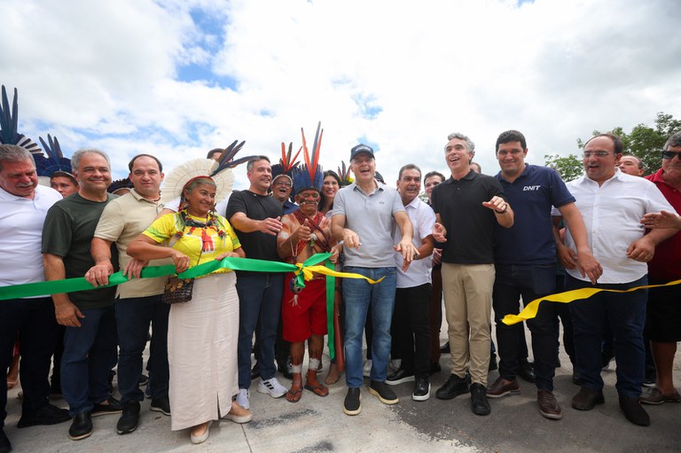 Ministro dos Transportes inaugura nova duplicação na BR-101, em Alagoas