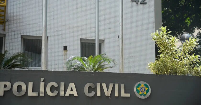 Policial civil do Rio é suspenso por apoio a ato antidemocrático