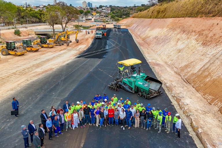 'Quem planta a verdade, colhe a verdade', diz Lula ao lançar obras de mobilidade